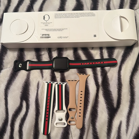 APPLE WATCH SE LIKE NEW!! - Picture 10 of 10